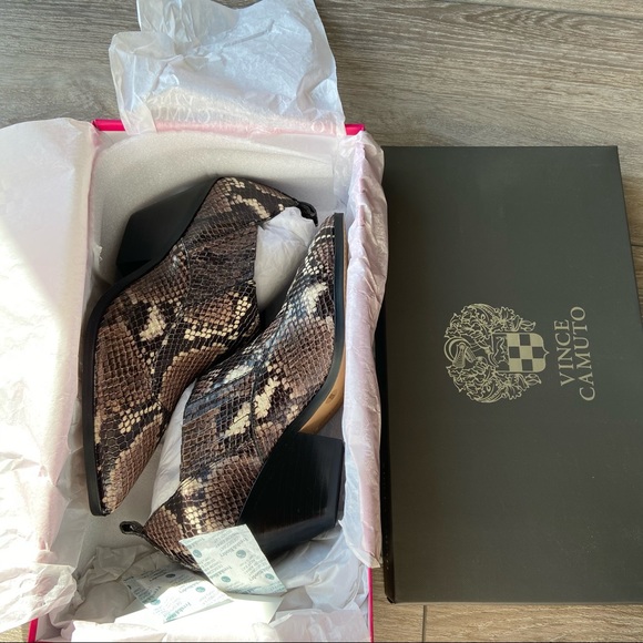 NWT Vince Camuto Jetera Bootie - Picture 11 of 12